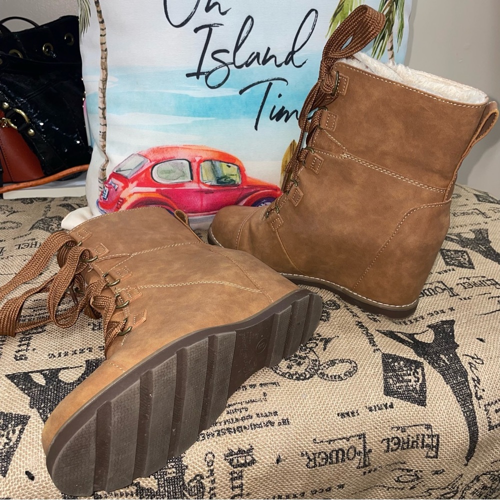 Universal Thread Tan Lace Up Wedge Boot Size 8 Ex… - image 8